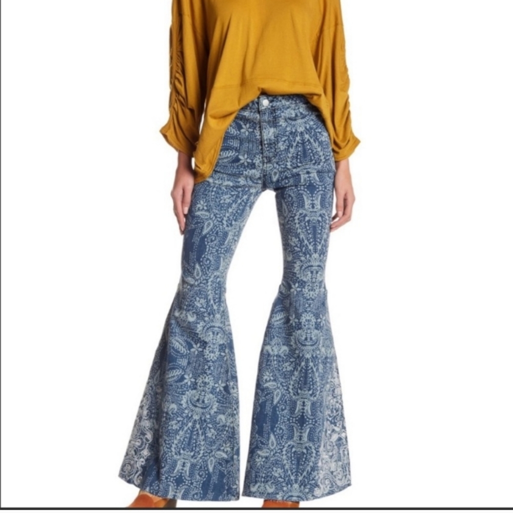 Free People embroidered high wasted flare jeans Size 27
